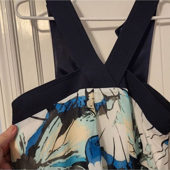 Stunning Cross Tank Flowal Print Flowly Flattering Dress Med. NWT - Picture 5 of 11